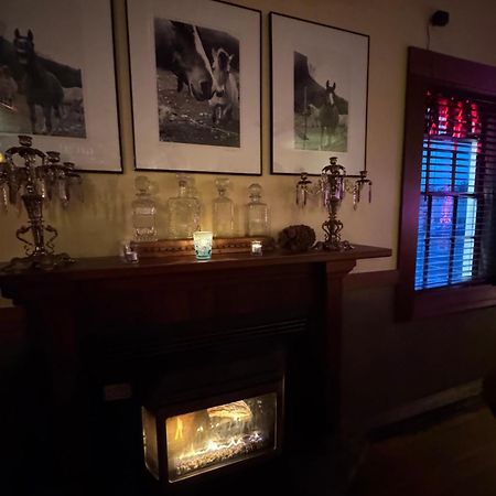 Valley Ford Hotel Екстериор снимка