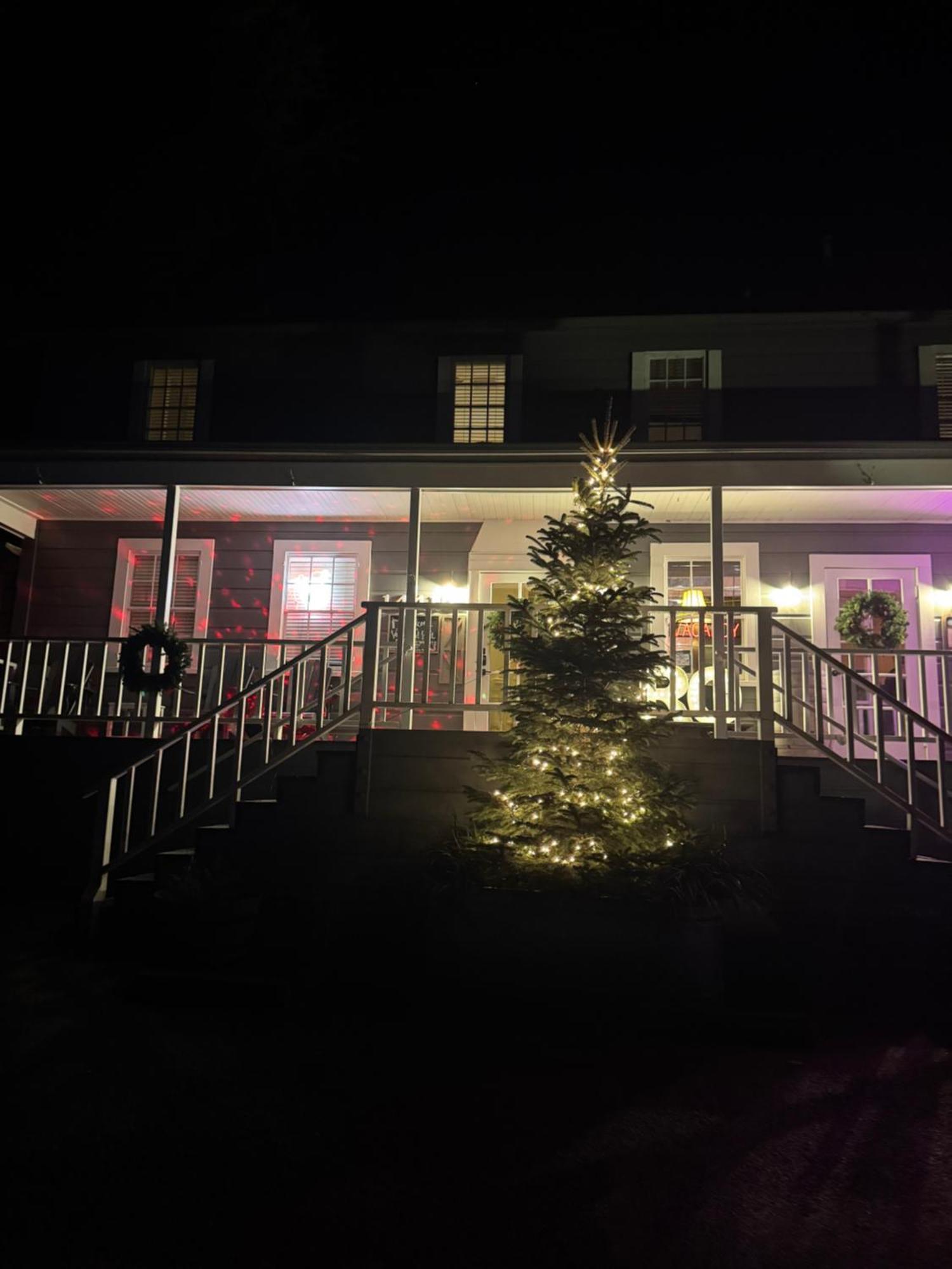 Valley Ford Hotel Екстериор снимка